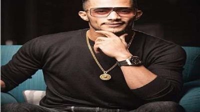 محمد رمضان يثير الجدل داخل طائرة خاصة