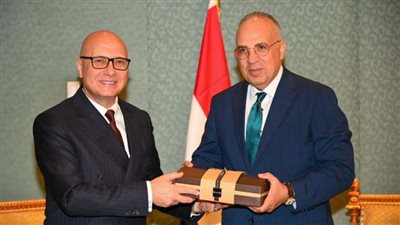 وزير الري يواجه تحديات قطاع المياه والتغيرات المناخية