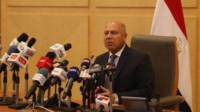 وزير النقل: وقعنا عقودًا مع 8 شركات عالمية لتوطين الصناعة