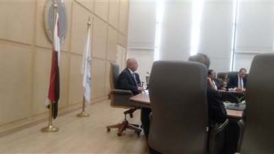 وزير النقل يوجه بضرورة جذب مستثمر لإدارة قطارات التالجو