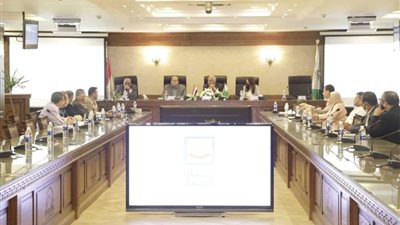محافظ الجيزة: اجتماعات دورية لمتابعة نسب تنفيذ مشروعات 