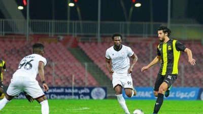 الاتحاد يواجه الشباب في قمة الدورى السعودى الليلة