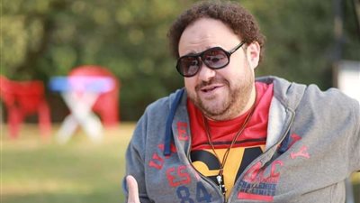 مدحت تيخا يترقب استئناف تصوير 