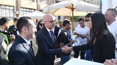 رئيس جامعة عين شمس يفتتح فعاليات الأسبوع التوظيفي Career Week 2023