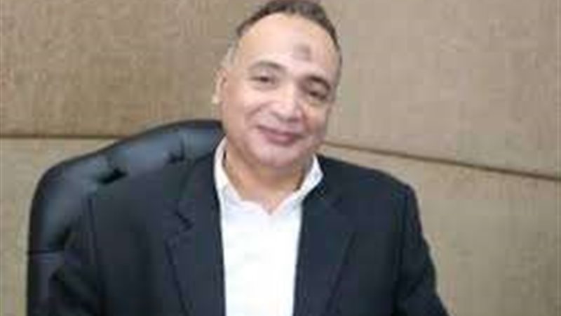 الكاتب الصحفي طارق