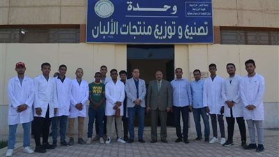 نائب رئيس جامعة الأزهر يتفقد أولى دورات وحدة تصنيع منتجات الألبان والأغذية