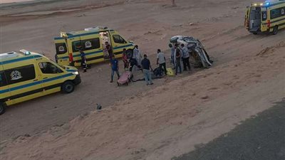 التحقيق في إصابة 4 أشخاص إثر انقلاب سيارة بالشيخ زايد