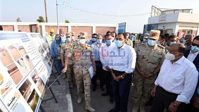 رئيس الوزراء يتفقد مشروعات 