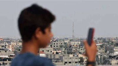 انقطاع كامل لكافة خدمات الاتصالات والإنترنت بقطاع غزة