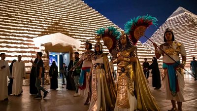 «أهرامات» السعودية تتصدر التريند.. وتركي آل الشيخ يروج لها ويعلن موعد حضور شاكيرا