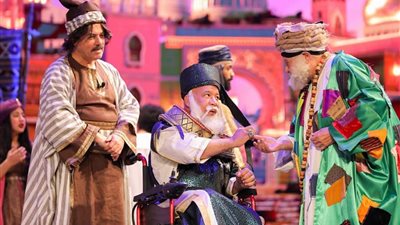 شريف دسوقي يخطف الأنظار على خشبة 