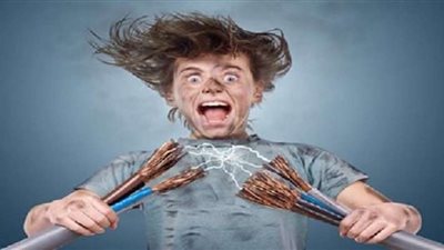 مصرع عامل صعقا بالكهرباء بمنزله في سوهاج