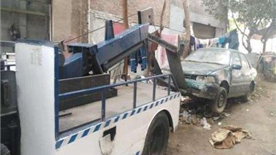 رفع 46 سيارة ودراجة نارية متروكة ومتهالكة من الشوارع