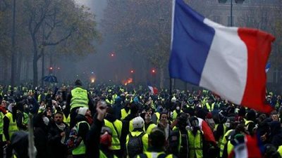 اليوم  150 مدينة فرنسية تشهد تظاهرات احتجاجا على إجراءات الحكومة الصحية