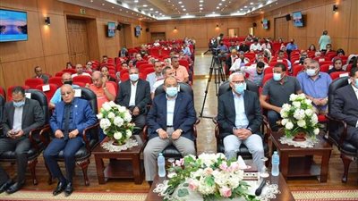 وزير التنمية المحلية و محافظ بورسعيد يستعرضان مستجدات العمل فى المشروعات الخدمية