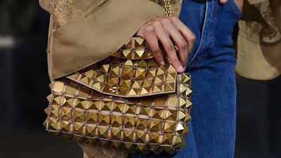 أبرز صيحات الموضة للحقائب صيف 2021