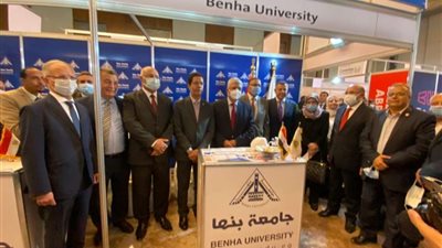 إقبال طلابي كبير أمام جناح جامعة بنها.. لهذا السبب