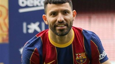 برشلونة يعلن مدة غياب أجويرو بسبب الأصابة