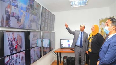 وزيرة التضامن داخل غرفة مراقبة المراكز العلاجية بصندوق مكافحة الإدمان.. صور
