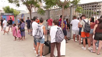 بث مباشر | وصول ميسي إلى باريس سان جيرمان لإنهاء التعاقد