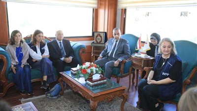 محافظ سوهاج يستقبل وفد برنامج الأغذية العالمي والبنك الألماني للتنمية