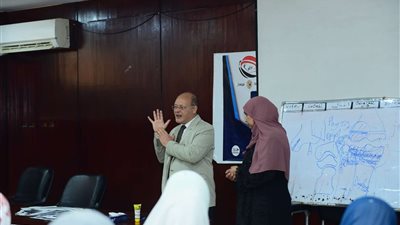 رئيس جامعة سوهاج يشيد بإنجازات الرئيس السيسى فى الموارد المائية