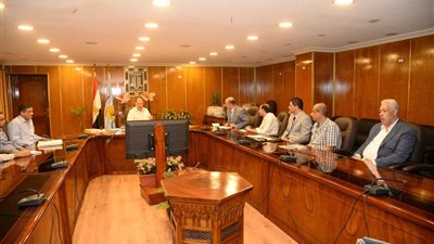 محافظ أسيوط يعلن تنظيم يوم توظيف لفروع أسواق خير زمان الأربعاء القادم