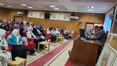 الإضرابات النفسية والموجة الثالثة في العلاج النفسي.. ندوة نظمتها آداب سوهاج