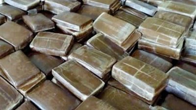 حبس 3 تجار مخدرات لحيازتهم 4,8 كيلو حشيش بمدينة بدر