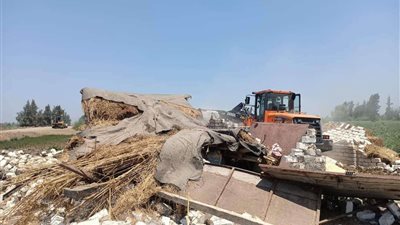 مدير أمن أسيوط يقود حملة لإزالة التعديات بمركز القوصية