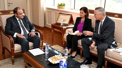 وزير التجارة يبحث مع المدير التنفيذي للغرفة العربية الألمانية سبل العلاقات الاقتصادية