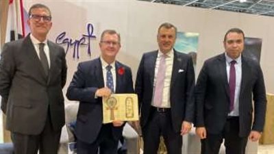 وزير السياحة والآثار يعقد لقاءً مع المبعوث التجاري لرئيس الوزراء البريطاني