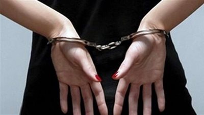 ممارسة الرذيلة إلكترونيًا.. ضبط سيدة لترويجها فيديوهات منافية للآداب عبر الإنترنت