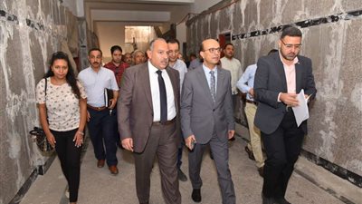 رئيس جامعة أسيوط يتفقد معهد بحوث و دراسات البيولوجيا الجزيئية تمهيدًا لافتتاحه