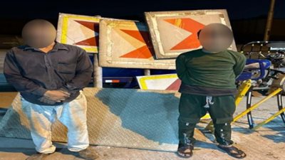 حبس عاطلين وراء سرقة 4 لافتات إرشادية من الطرق بمنطقة السلام