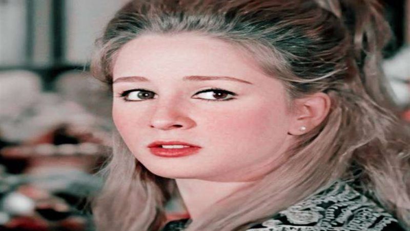 الفنانة نجلاء فتحي