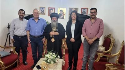 «المصريين الأحرار» يزور الأنبا مارتيروس لدعم الرئيس السيسي