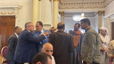 لحظة وصول عبد السند يمامة لمقر حزب الوفد