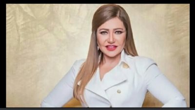 دموع الفرح.. ليلى علوي تبكي في حفل زفاف ابنة شقيقتها