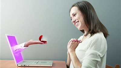 الزواج عبر الانترنت بوابة الاحتيال.. والضحية الأطفال والأهل