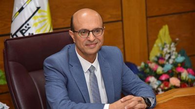 رئيس جامعة أسيوط يعيد تشكيل مجلس إدارة مركز الحاسب الآلي والإنترنت بكلية الحقوق