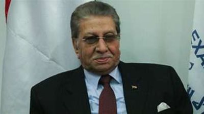 عمل في بنك وخذلته السينما واكتشف مديحة كامل.. محطات في حياة عثمان محمد علي