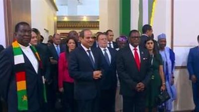 الرئيس السيسي يتفقد أروقة المعرض الأفريقي للتجارة البينية