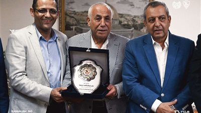 وفد من نقابة الصحفيين يزور نادي الزمالك لتهنئة المجلس الجديد