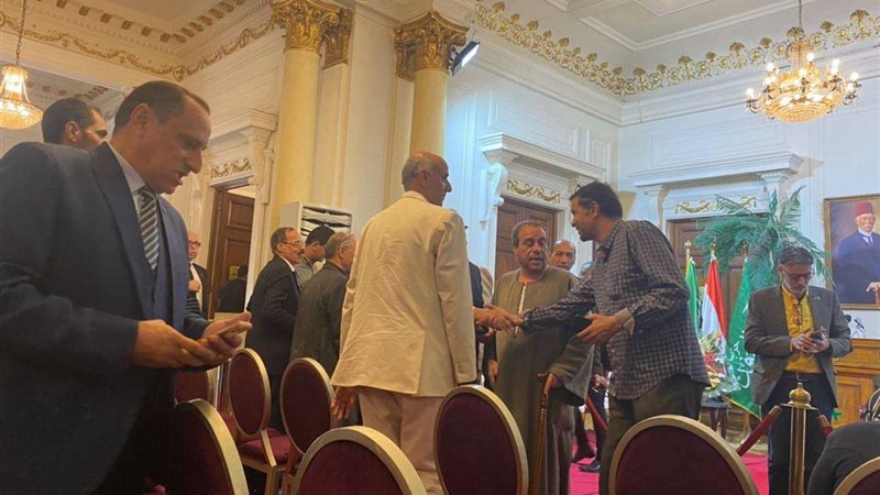 أثناء المؤتمر الصحفي