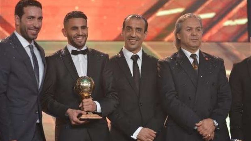 رياض محرز لاعب فريق