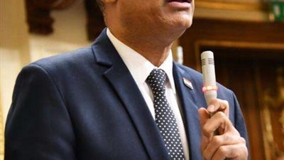 إيهاب منصور: أين حقوق العمال في شركة الحديد والصلب في صندوق الزمالة؟