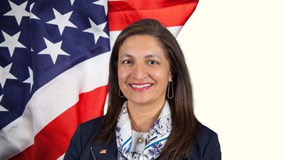 نائب وزير الخارجية الأمريكية للأمن المدني وحقوق الإنسان تصل مطار العريش