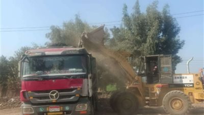 بالصور.. رفع 35 ألف طن تراكمات قمامة ونواتج هدم خلال أسبوعين بالمنوفية