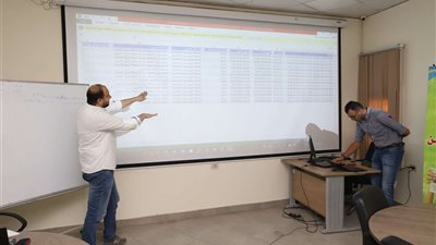 «مياه أسيوط» تُدرب مسئولي التوعية على استخدام تطبيق Drops لميكنة أعمال التوعية